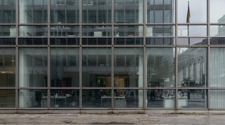Nachher — Glas- und Fassadenreinigung